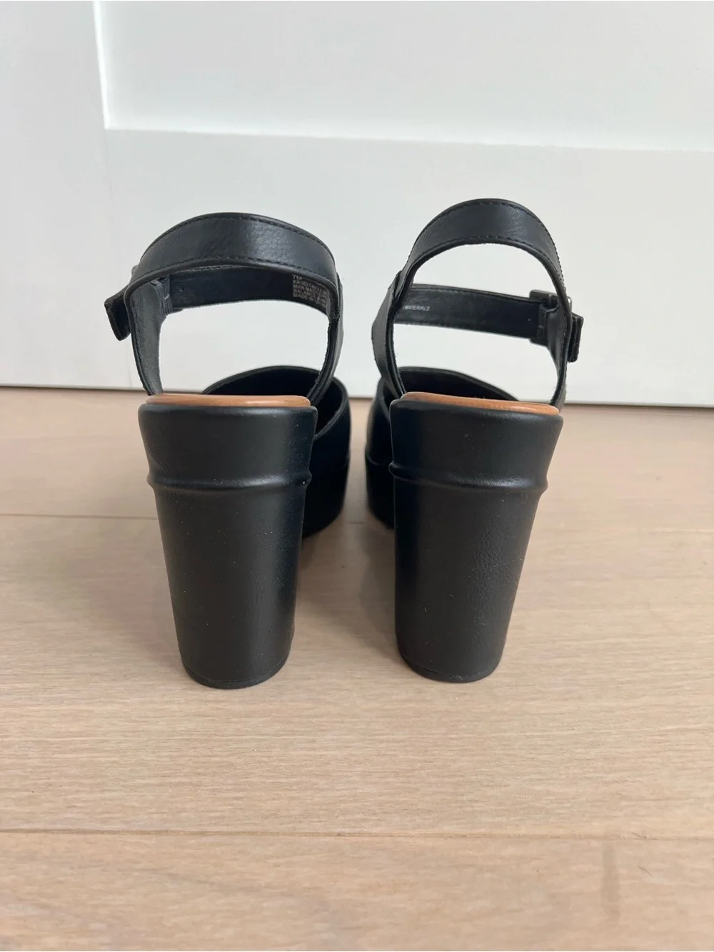 Korks Women's Black Leather Platform Wedge Sandals with Ankle Buckle